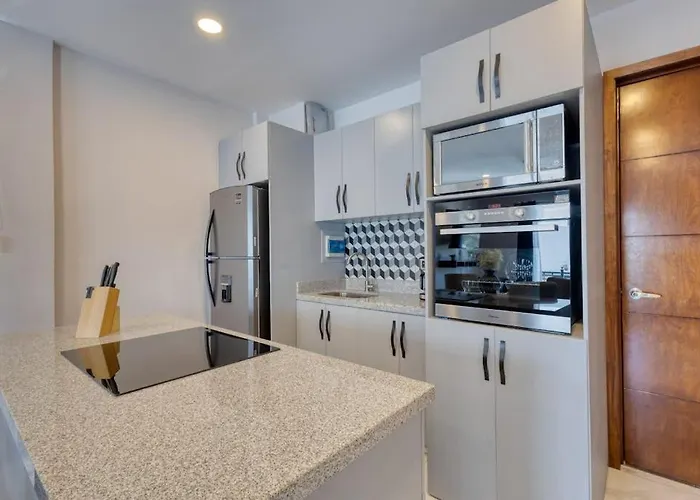 Dog-friendly With Rooftop Infinity Pool, Gym, Ac & Balcony Сasa de vacaciones