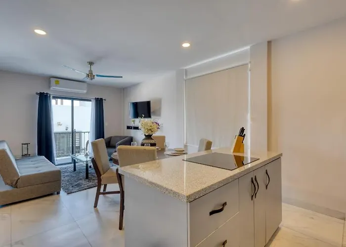 Сasa de vacaciones Dog-friendly With Rooftop Infinity Pool, Gym, Ac & Balcony Cabo San Lucas